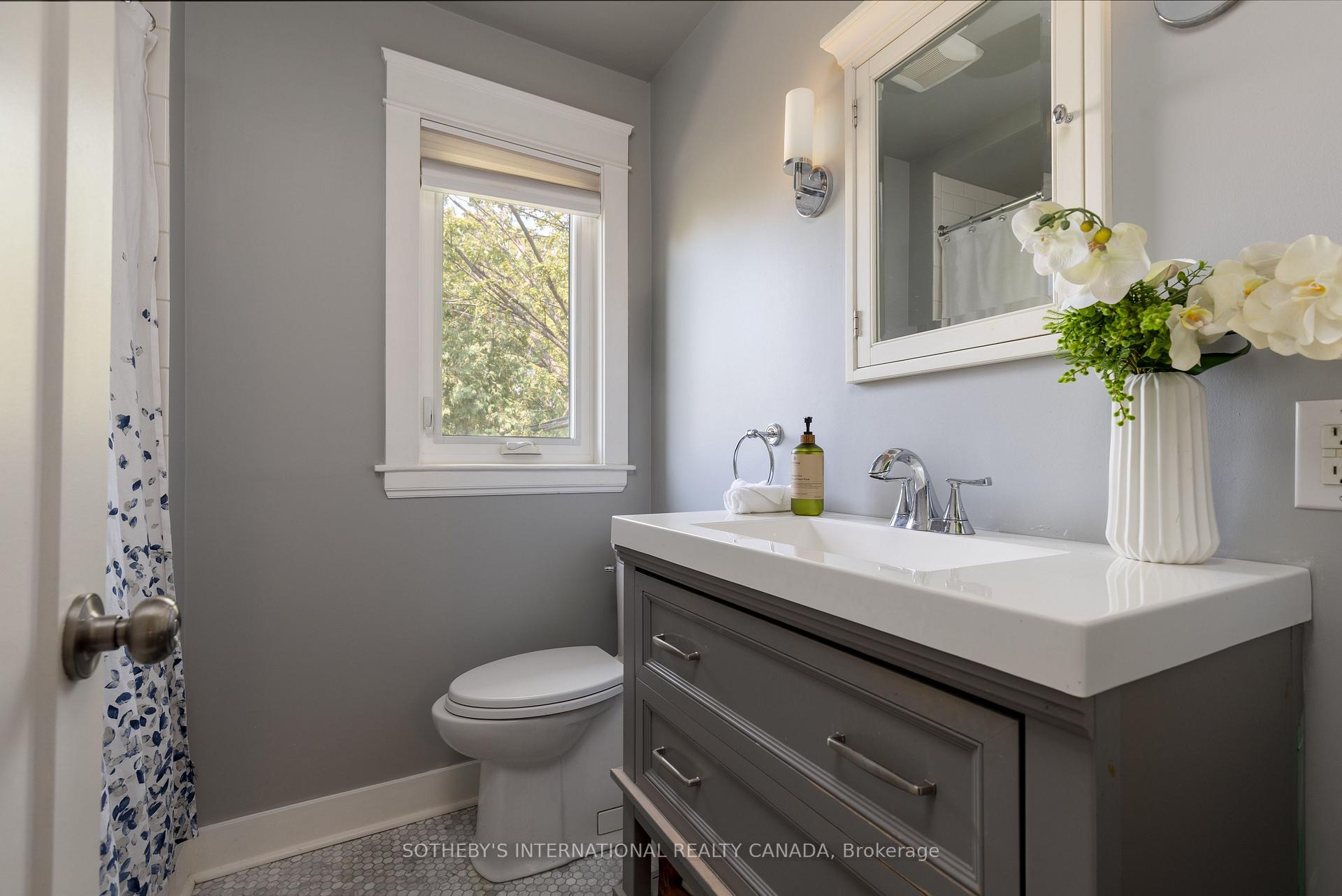 Photo 12 of 2 Rexford Road, Toronto, Runnymede-Bloor West Village — HOMEH