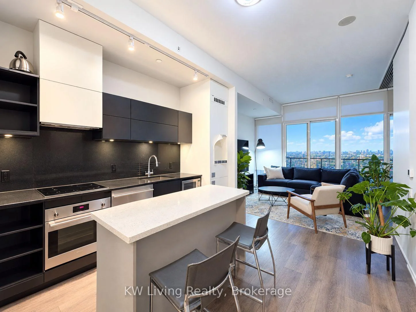 Front of Unit 3503, 125 Peter Street