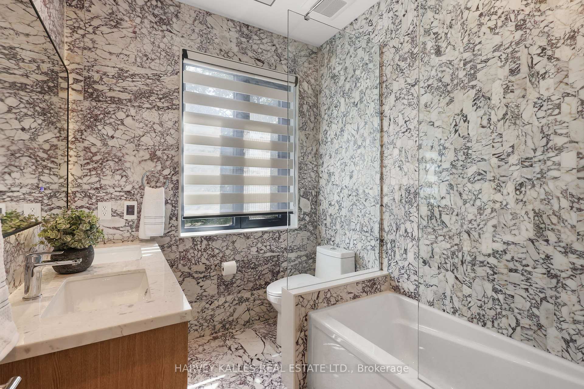 Photo 39 of 90 Roe Avenue, Toronto, Lawrence Park North — HOMEH