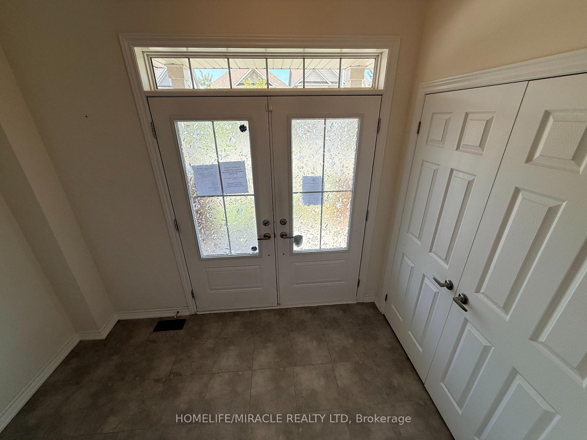 Photo 5 of 42 Arthur Mclaughlin Street, Clarington, Bowmanville — HOMEH