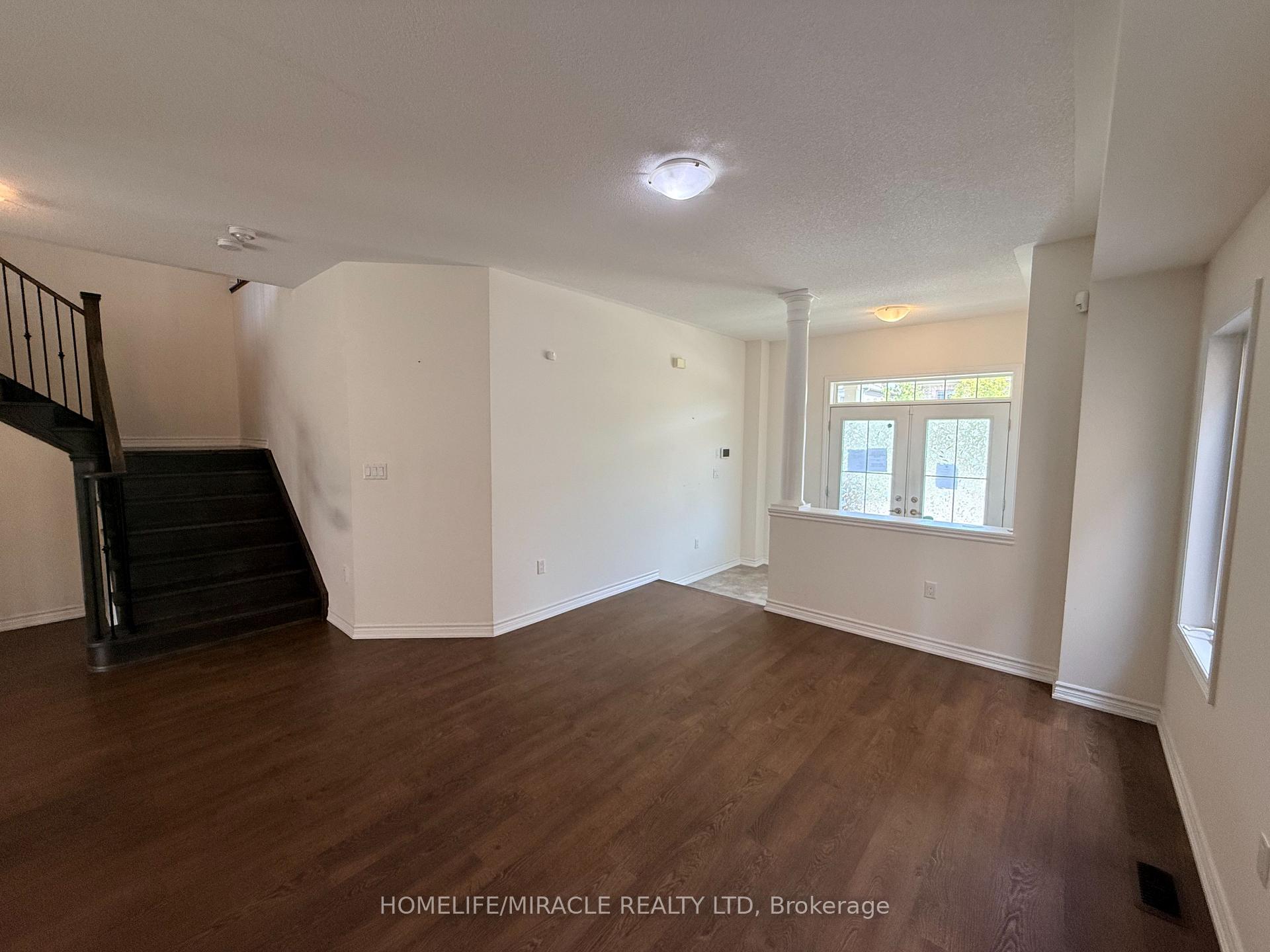 Photo 8 of 42 Arthur Mclaughlin Street, Clarington, Bowmanville — HOMEH