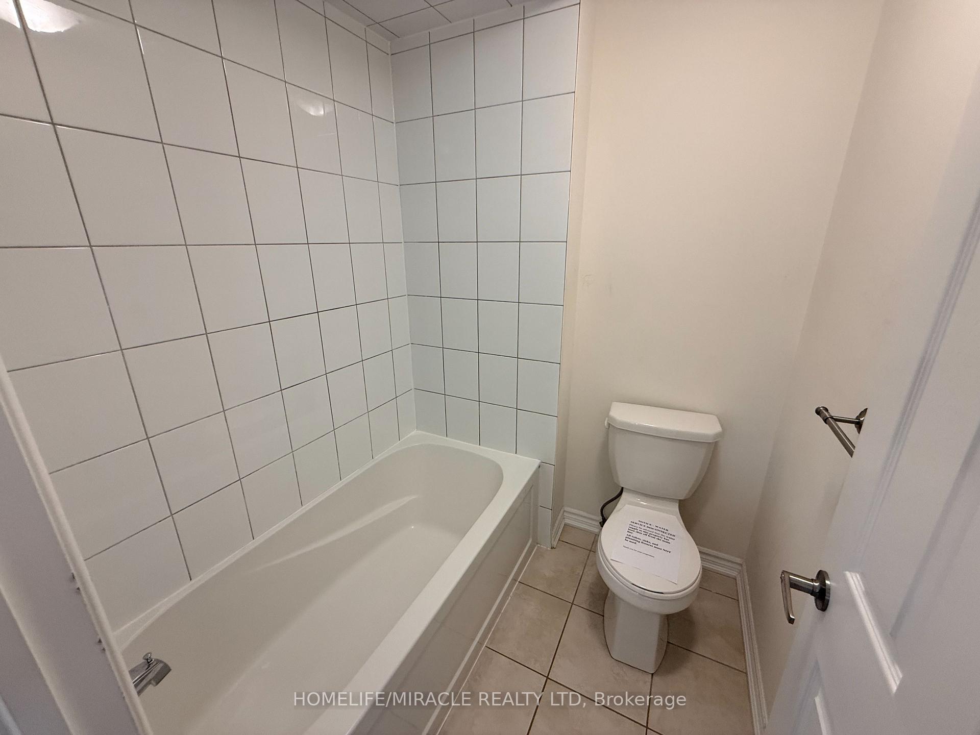 Photo 26 of 42 Arthur Mclaughlin Street, Clarington, Bowmanville — HOMEH