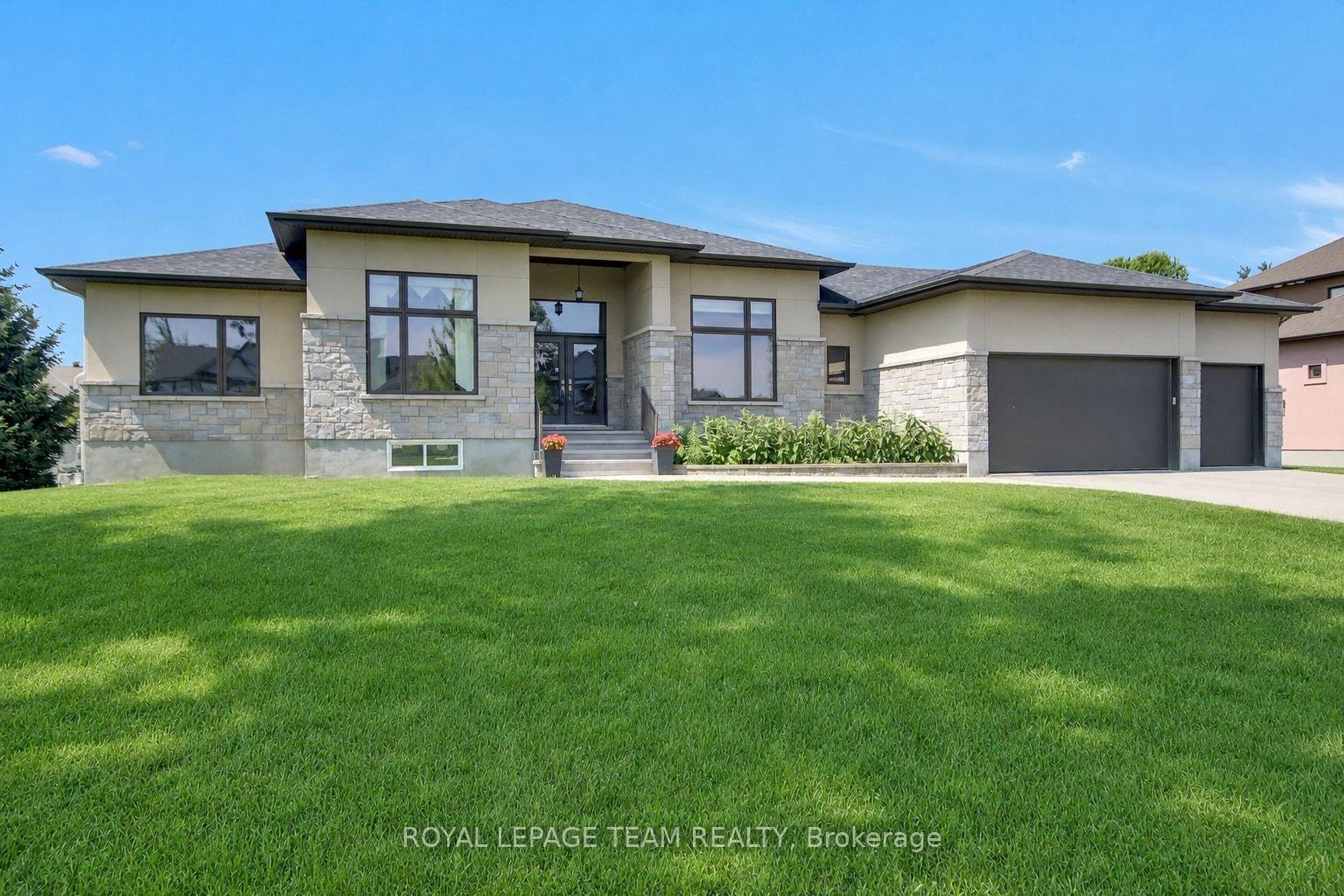Photo 3 of 1801 Cedarlakes Way, Ottawa, Greely — HOMEH