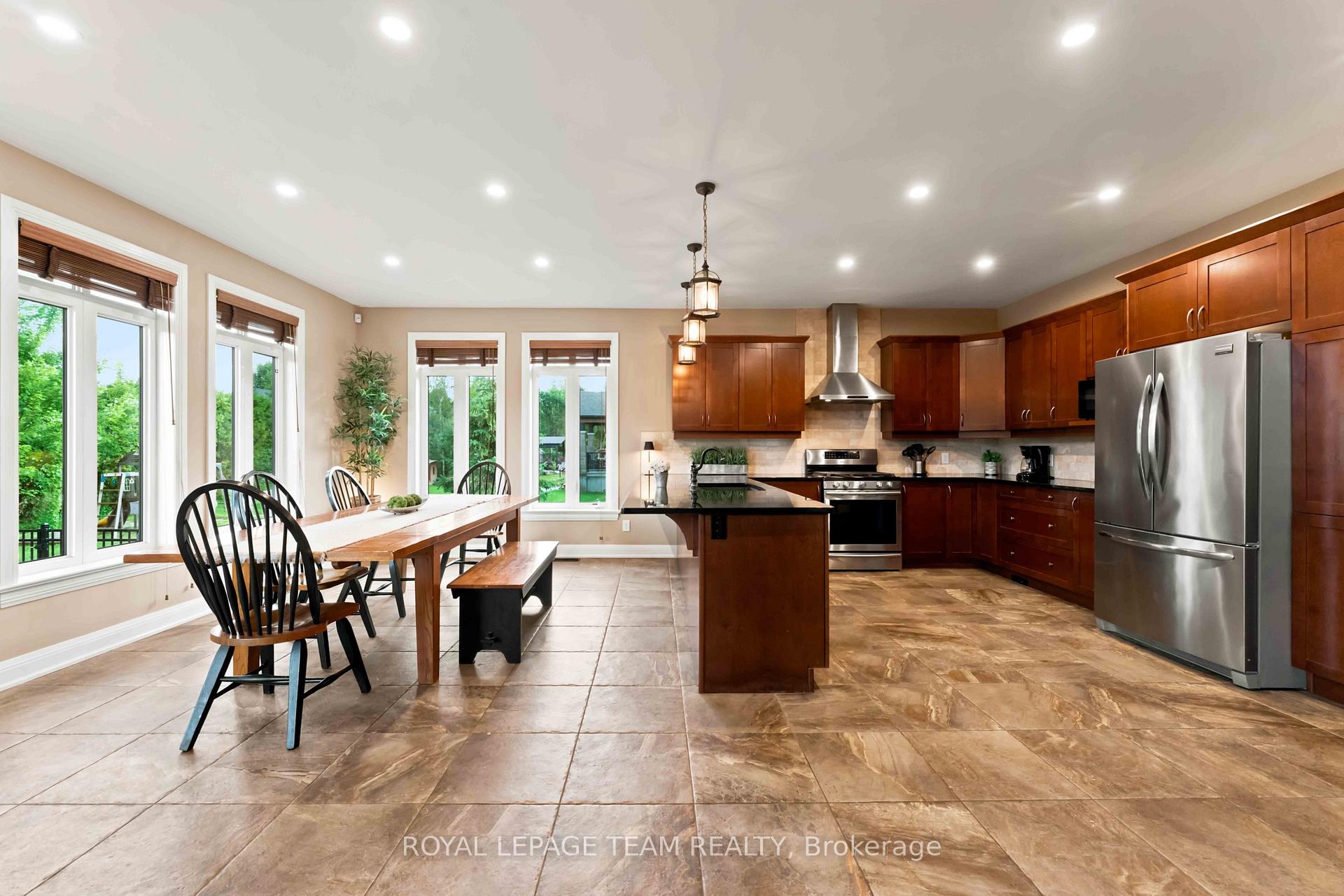 Photo 10 of 1801 Cedarlakes Way, Ottawa, Greely — HOMEH