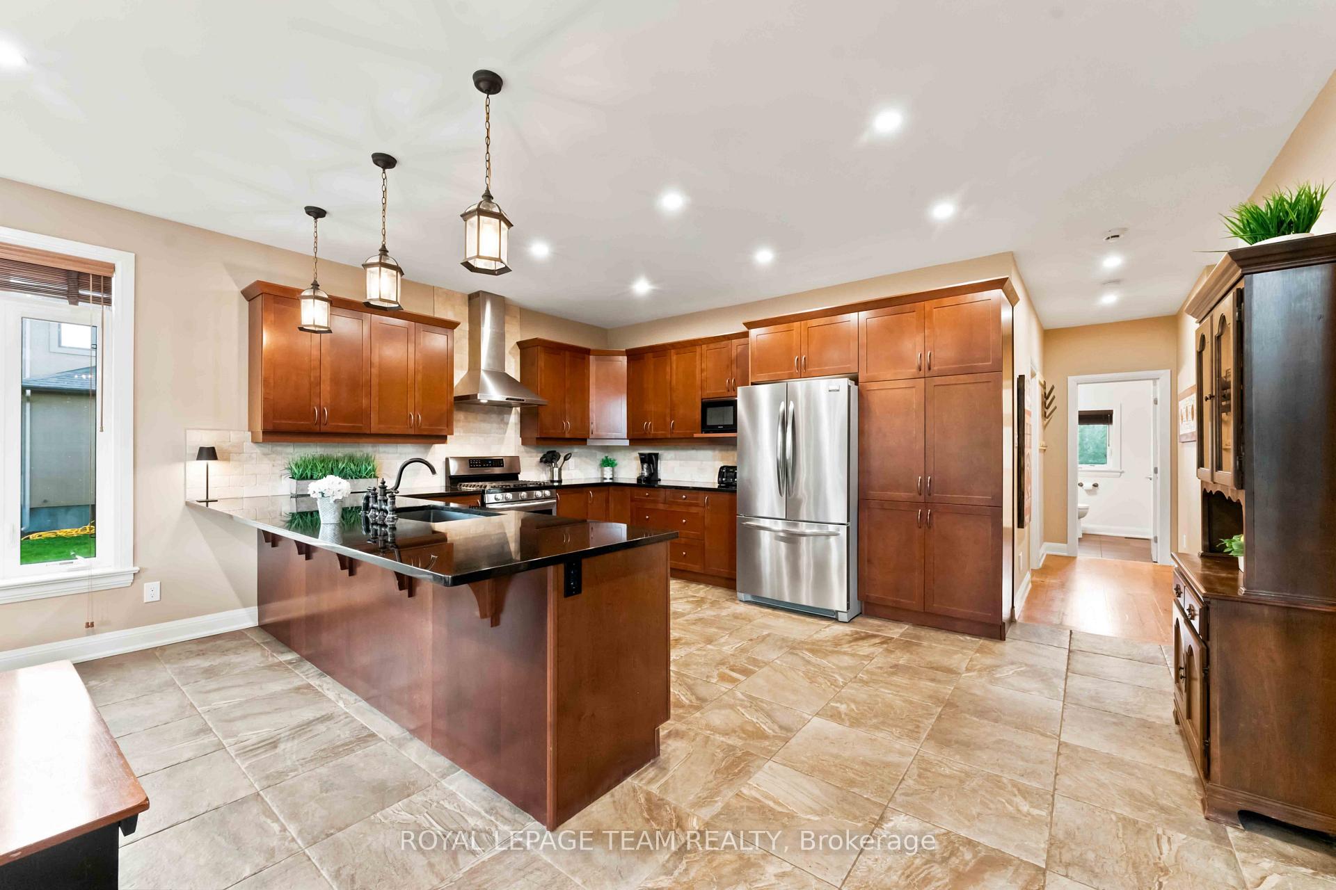 Photo 12 of 1801 Cedarlakes Way, Ottawa, Greely — HOMEH