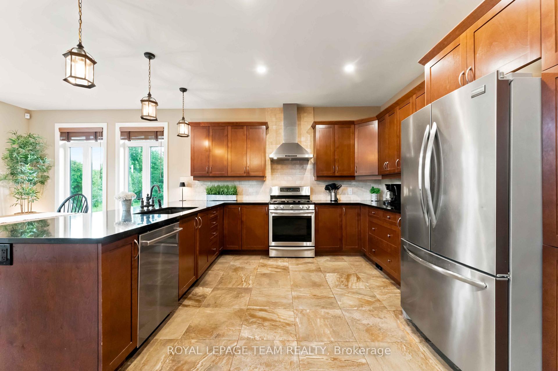 Photo 13 of 1801 Cedarlakes Way, Ottawa, Greely — HOMEH