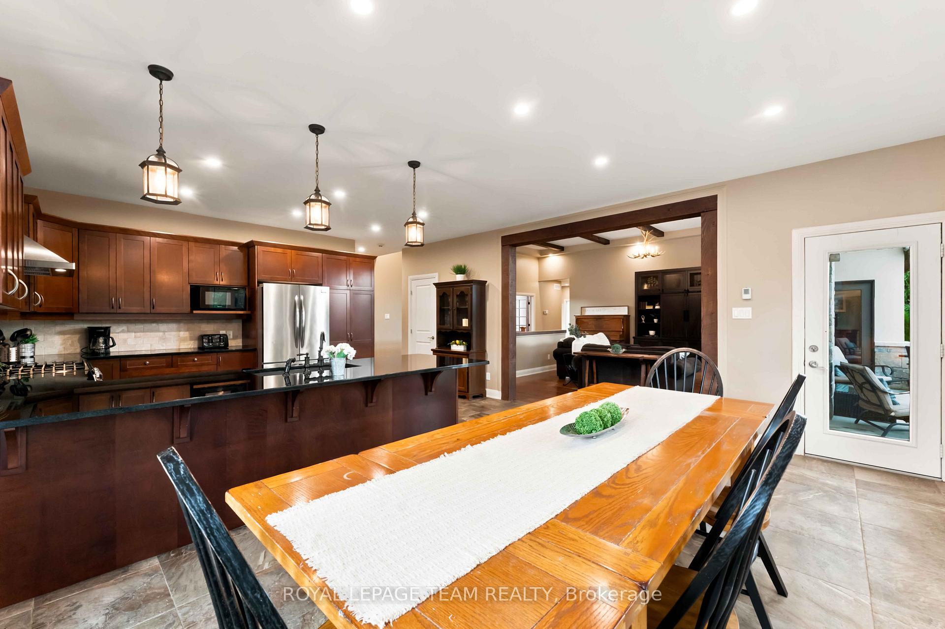 Photo 14 of 1801 Cedarlakes Way, Ottawa, Greely — HOMEH
