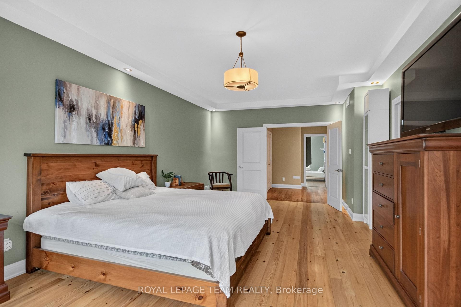 Photo 17 of 1801 Cedarlakes Way, Ottawa, Greely — HOMEH