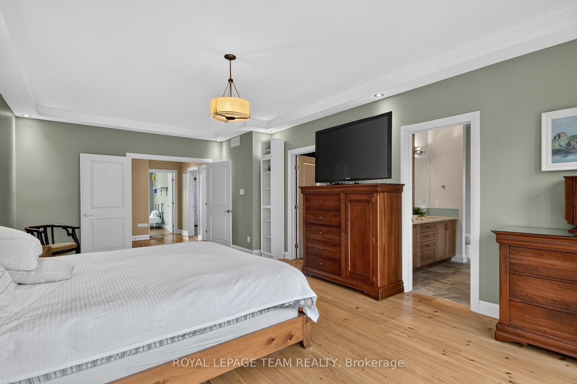 Photo 18 of 1801 Cedarlakes Way, Ottawa, Greely — HOMEH