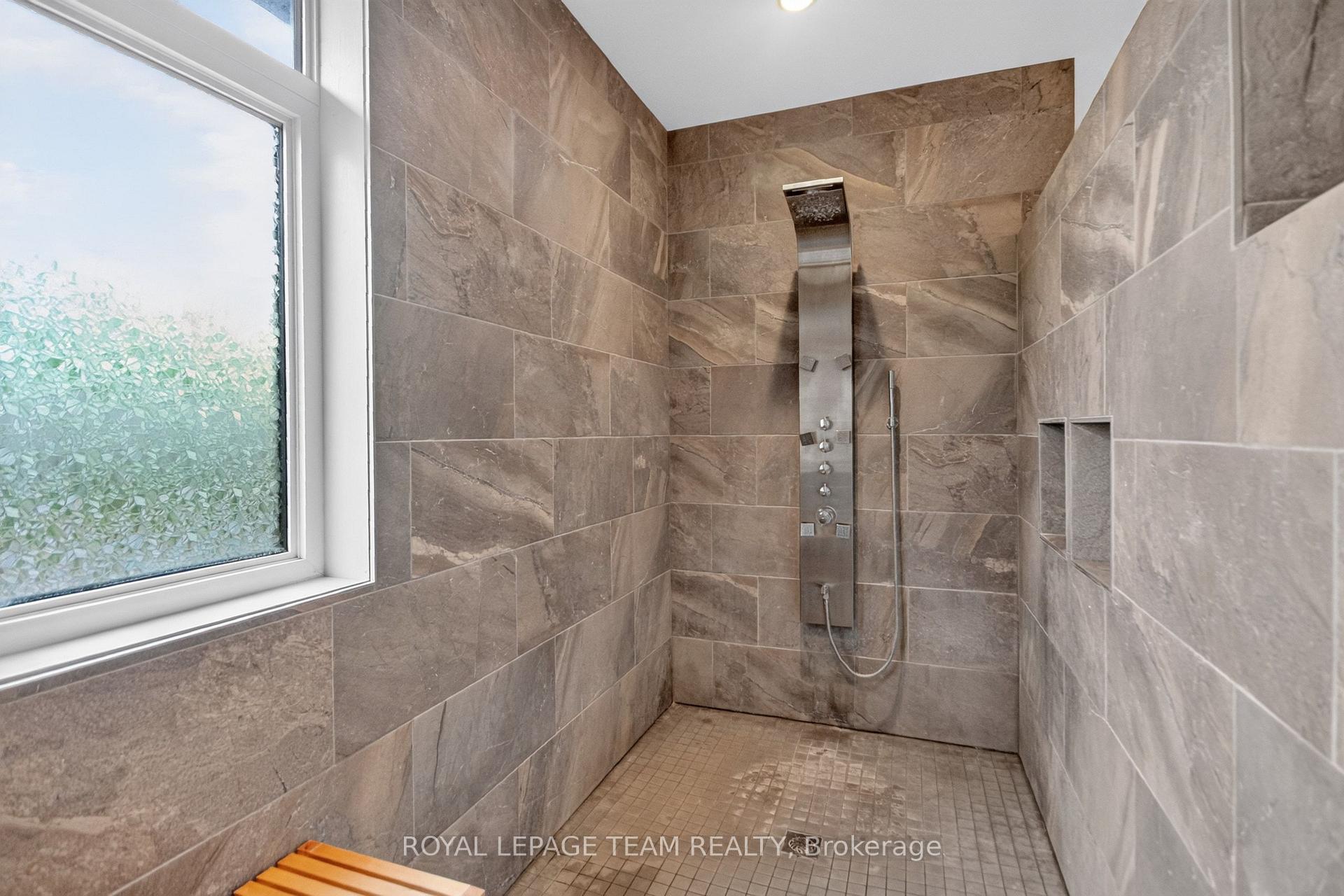 Photo 23 of 1801 Cedarlakes Way, Ottawa, Greely — HOMEH