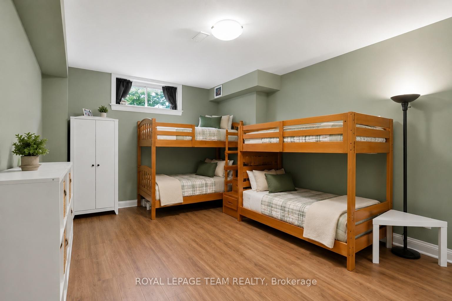 Photo 33 of 1801 Cedarlakes Way, Ottawa, Greely — HOMEH