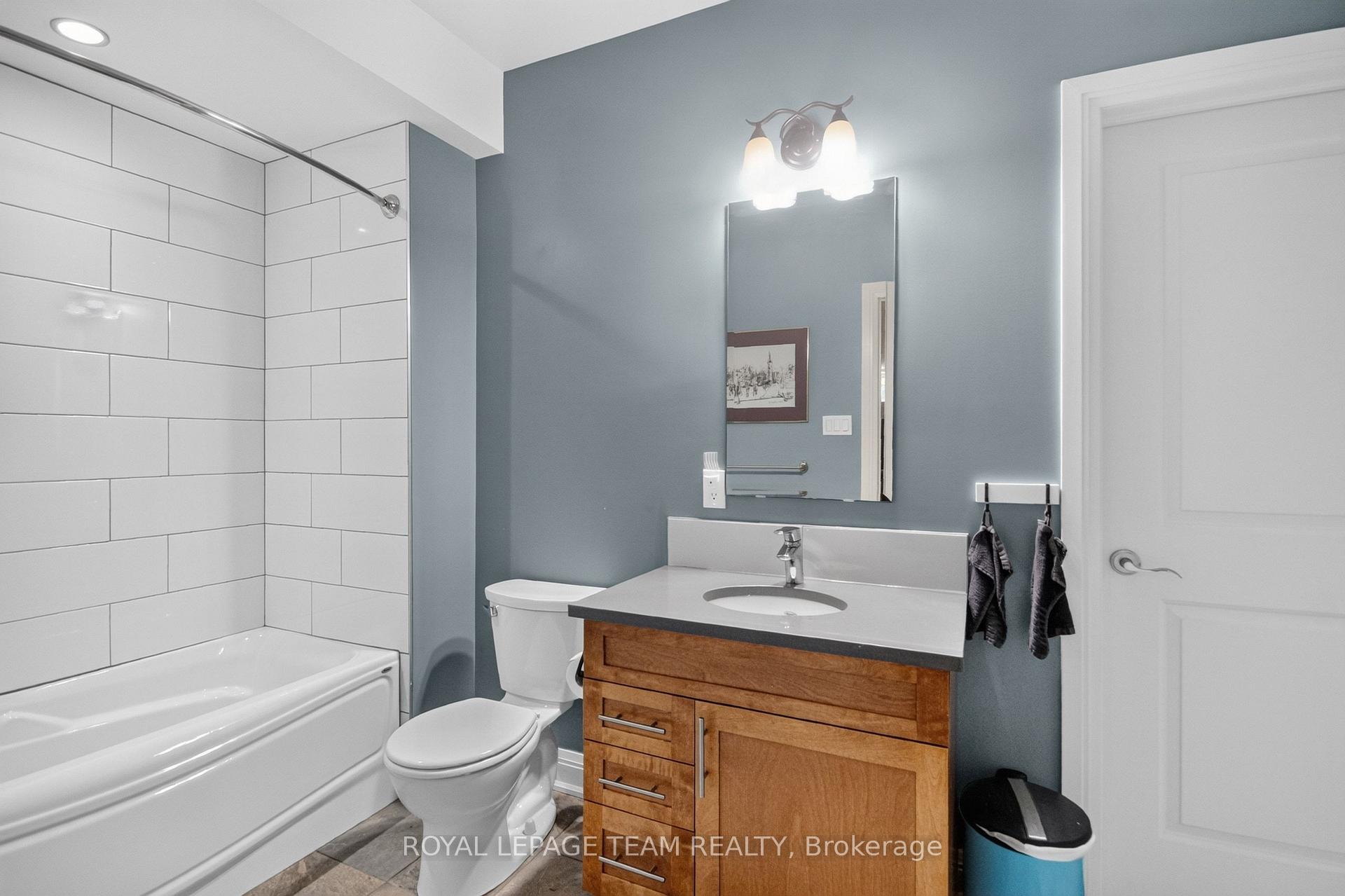 Photo 34 of 1801 Cedarlakes Way, Ottawa, Greely — HOMEH