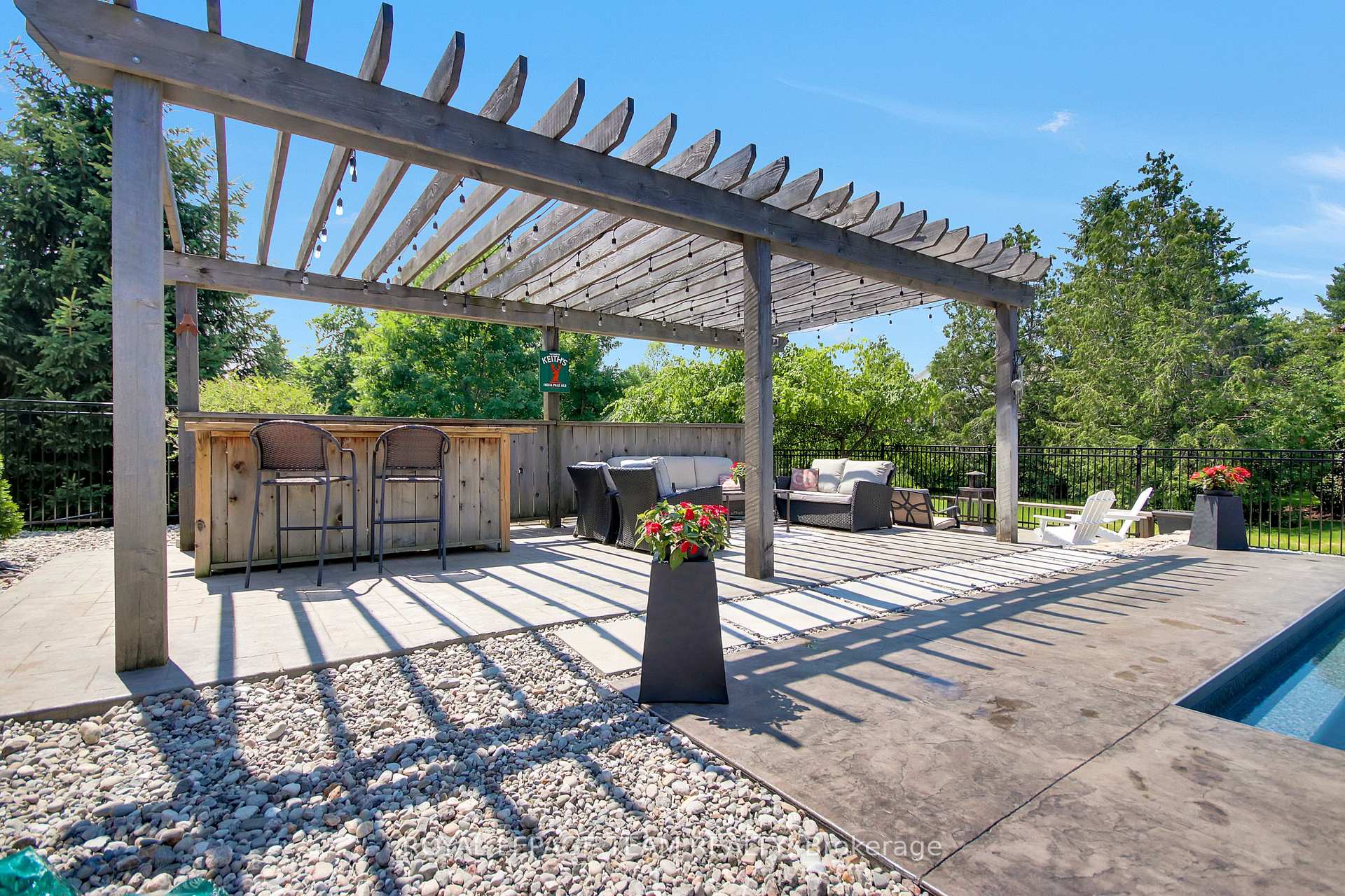 Photo 44 of 1801 Cedarlakes Way, Ottawa, Greely — HOMEH