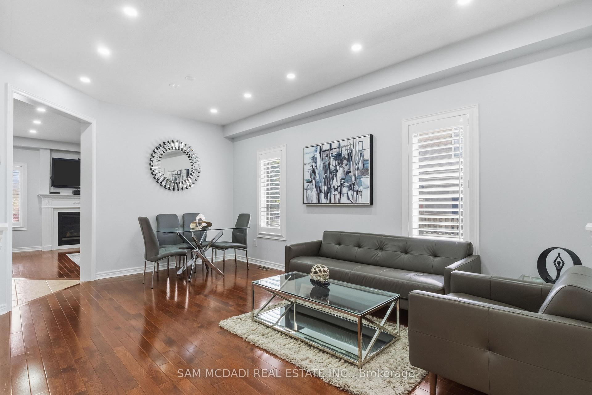 Photo 5 of 5604 Doctor Peddle Crescent, Mississauga, Churchill Meadows — HOMEH