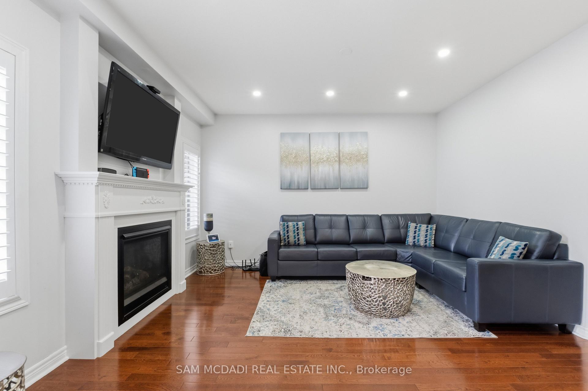 Photo 7 of 5604 Doctor Peddle Crescent, Mississauga, Churchill Meadows — HOMEH