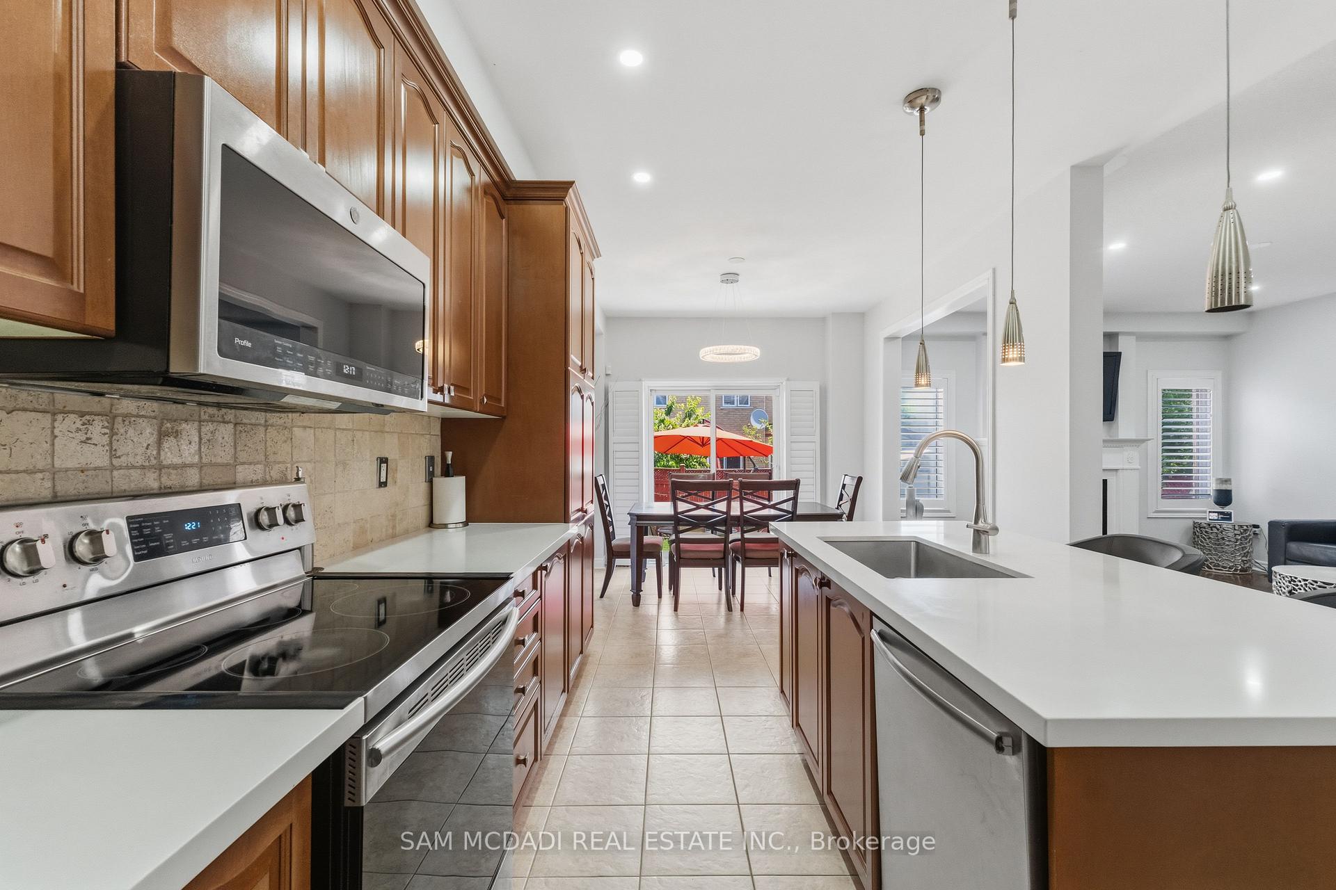 Photo 9 of 5604 Doctor Peddle Crescent, Mississauga, Churchill Meadows — HOMEH