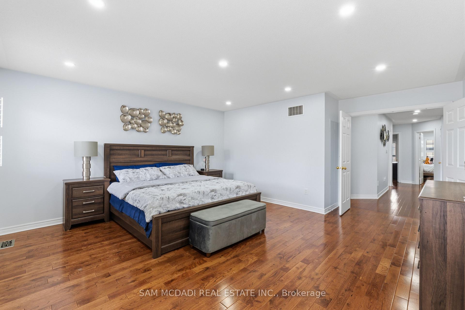 Photo 14 of 5604 Doctor Peddle Crescent, Mississauga, Churchill Meadows — HOMEH