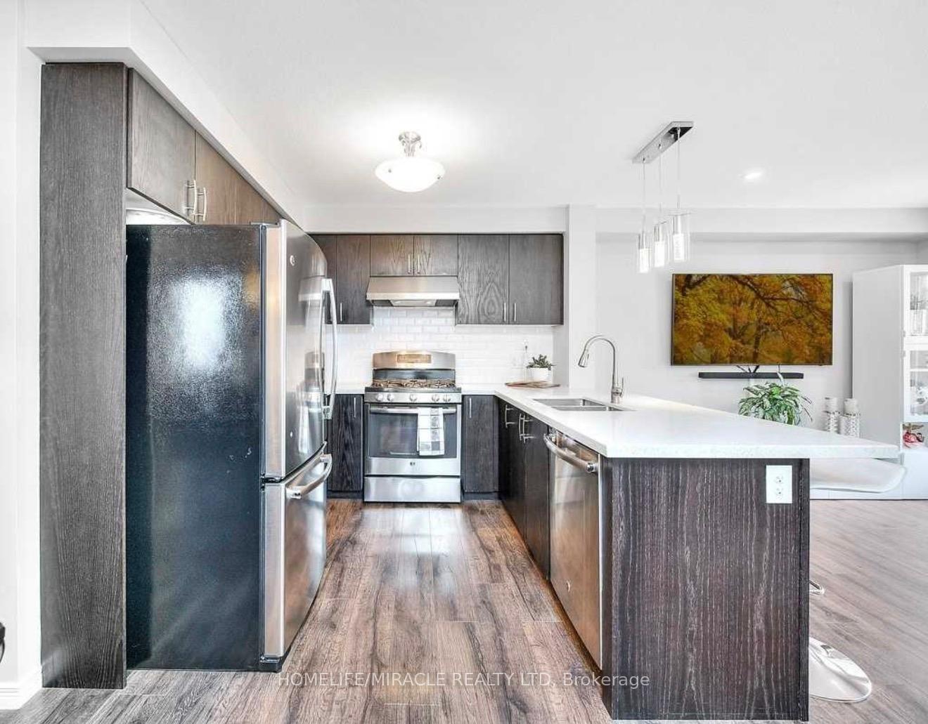 Photo 3 of 132 Maitland Street, Kitchener, Huron Park — HOMEH
