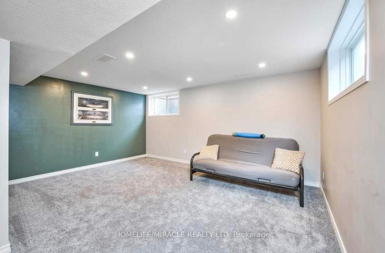 Photo 12 of 132 Maitland Street, Kitchener, Huron Park — HOMEH