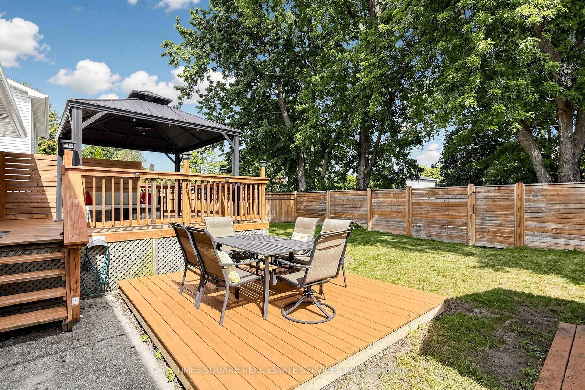 Photo 5 of 1493 Clinton Court, Burlington, Palmer — HOMEH