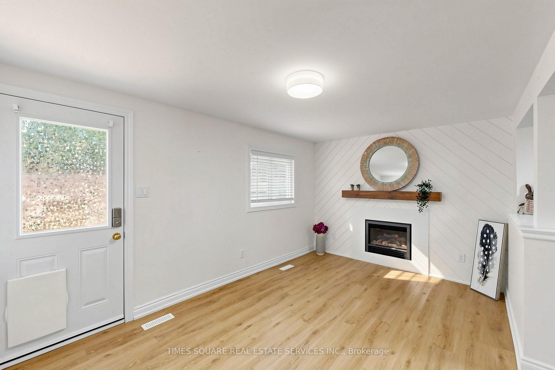 Photo 14 of 1493 Clinton Court, Burlington, Palmer — HOMEH