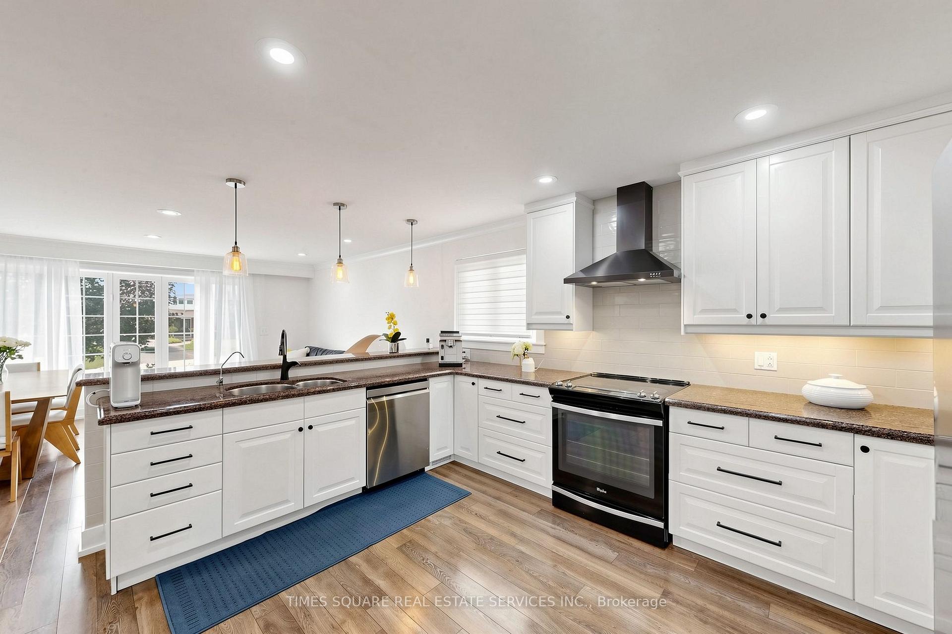 Photo 32 of 1493 Clinton Court, Burlington, Palmer — HOMEH