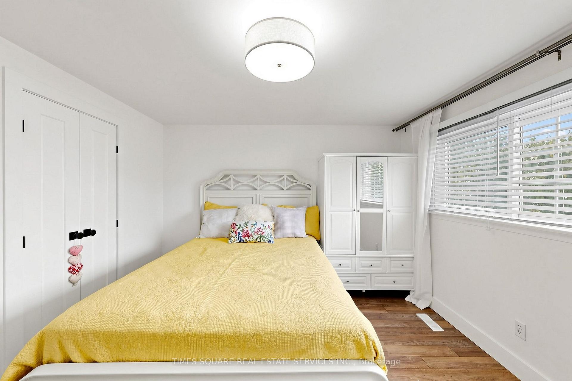 Photo 57 of 1493 Clinton Court, Burlington, Palmer — HOMEH