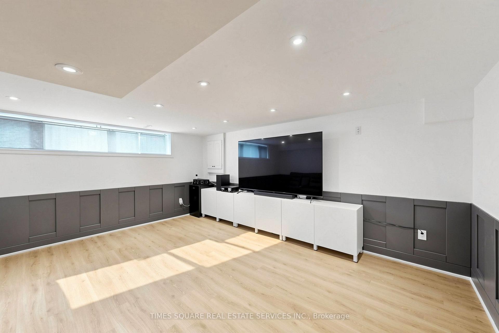 Photo 61 of 1493 Clinton Court, Burlington, Palmer — HOMEH