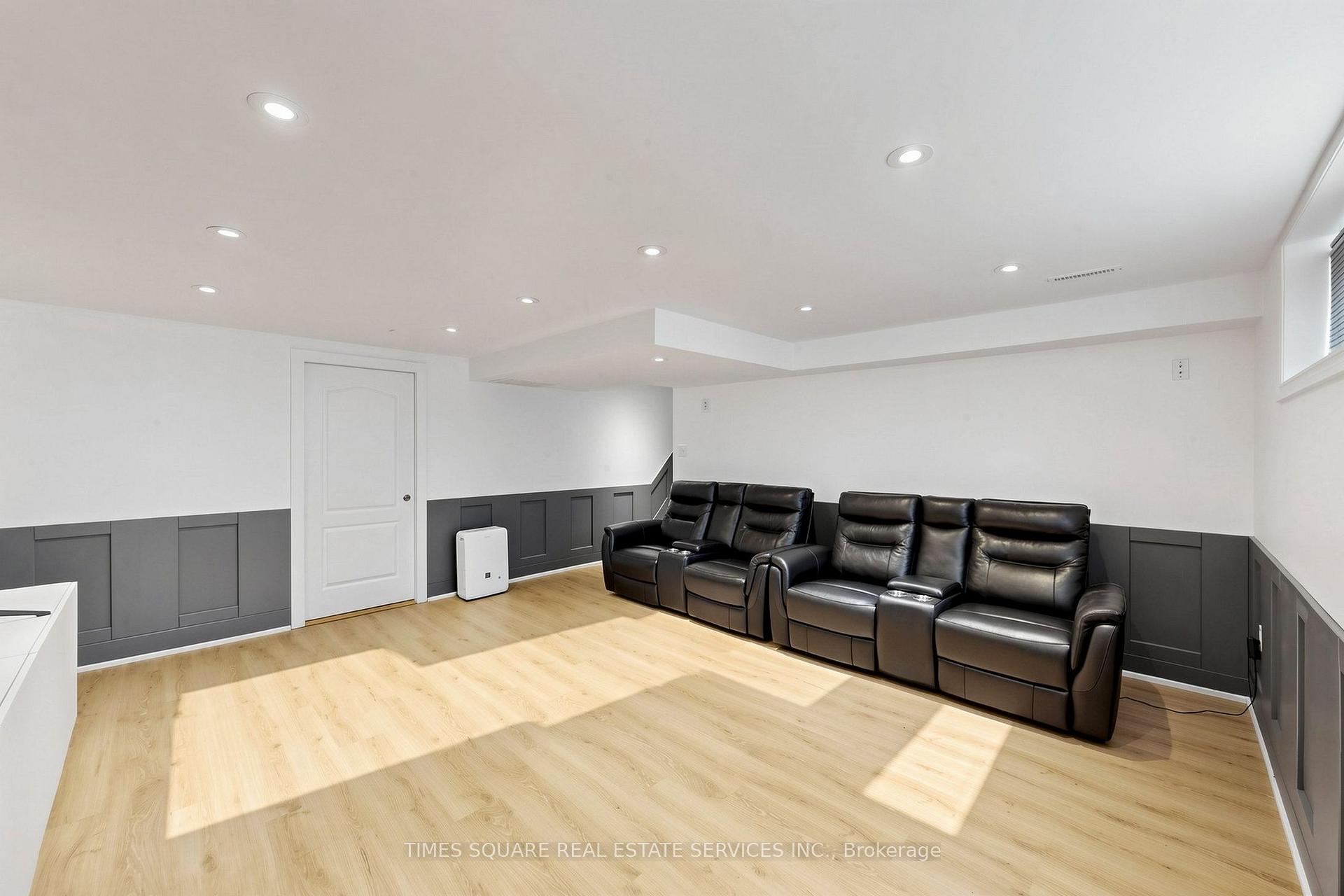 Photo 62 of 1493 Clinton Court, Burlington, Palmer — HOMEH