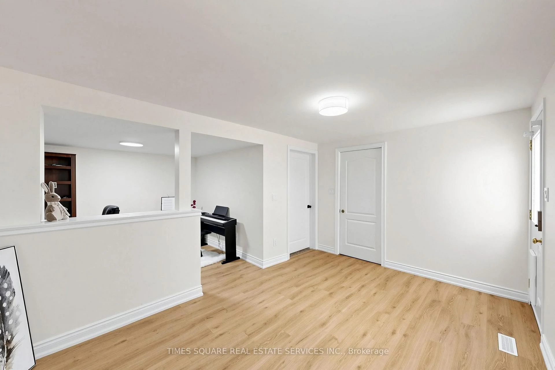 Photo 23 of 1493 Clinton Court, Burlington, Palmer — HOMEH