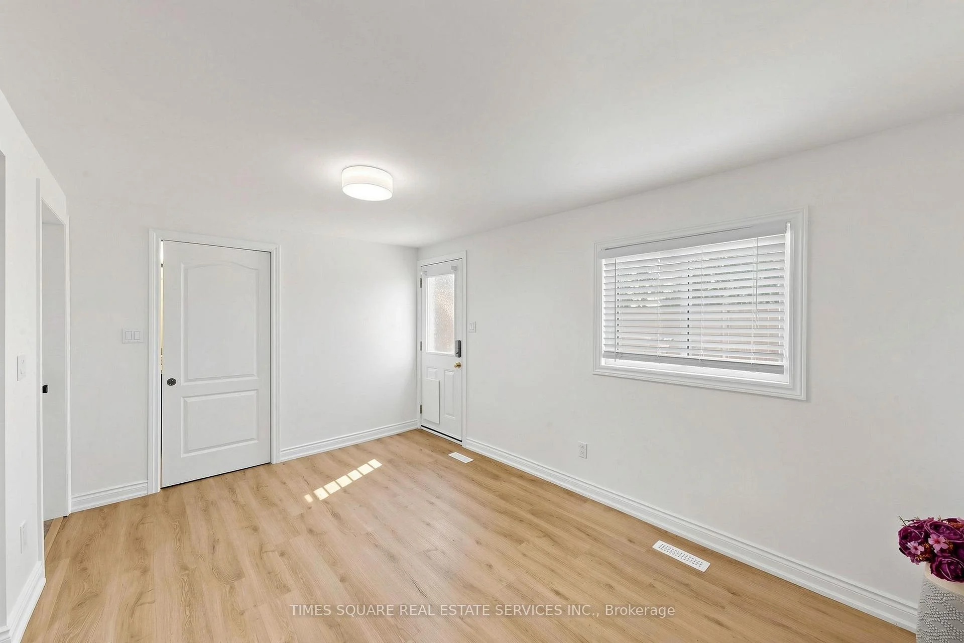Photo 25 of 1493 Clinton Court, Burlington, Palmer — HOMEH