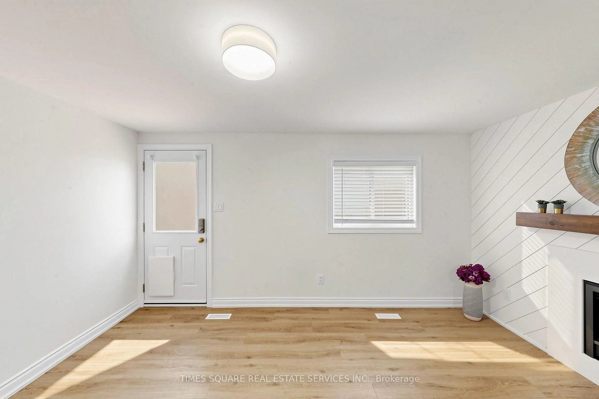 Photo 27 of 1493 Clinton Court, Burlington, Palmer — HOMEH