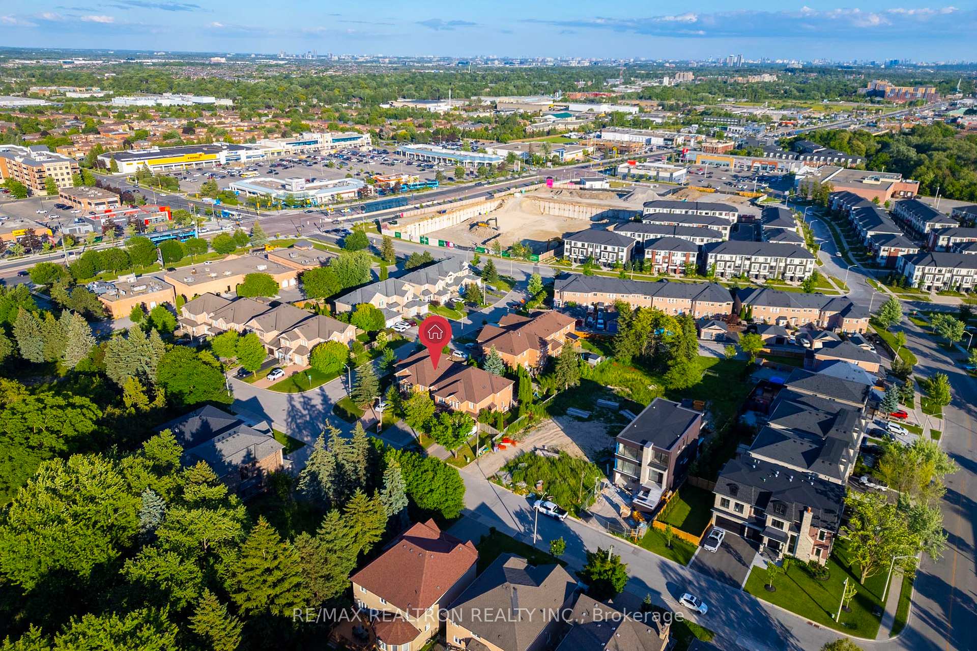 Photo 3 of 19 Naughton Drive, Richmond Hill, Westbrook — HOMEH