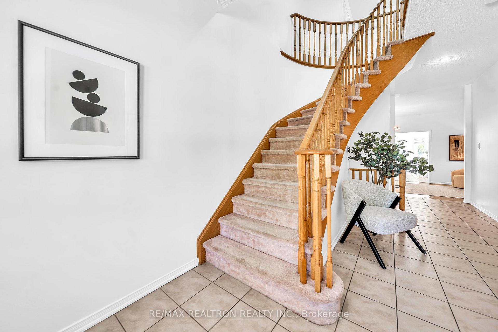 Photo 7 of 19 Naughton Drive, Richmond Hill, Westbrook — HOMEH