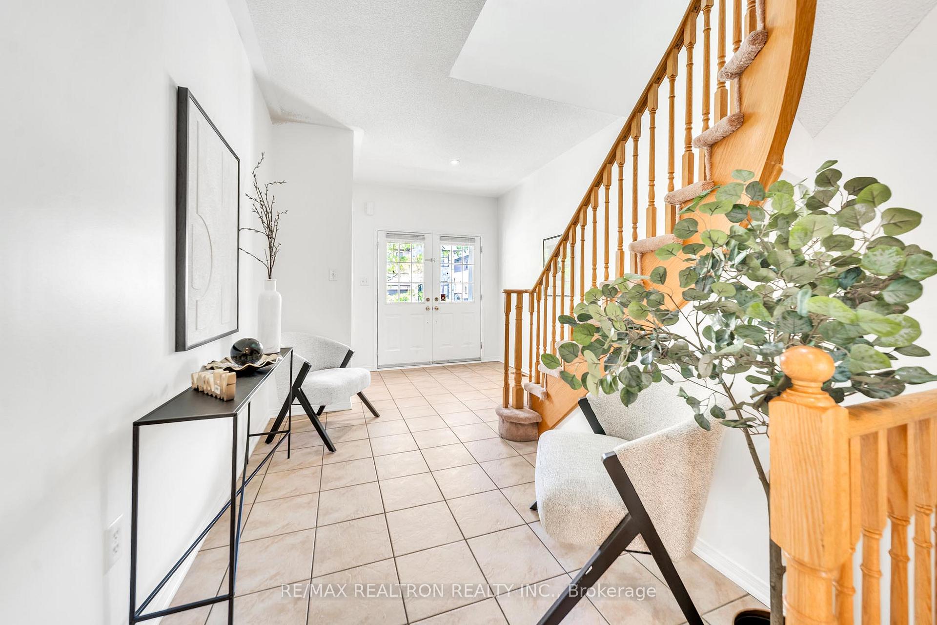Photo 8 of 19 Naughton Drive, Richmond Hill, Westbrook — HOMEH