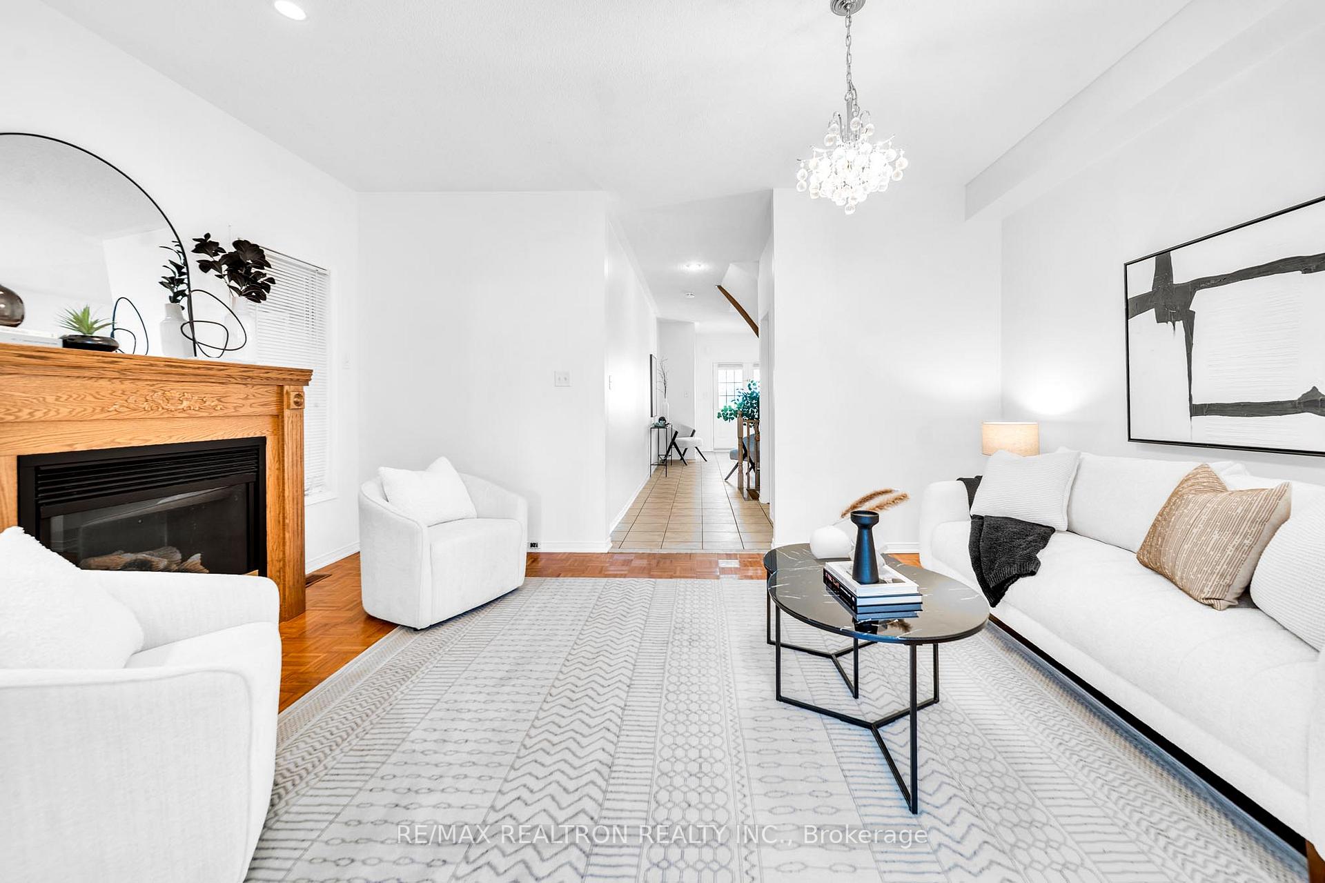 Photo 10 of 19 Naughton Drive, Richmond Hill, Westbrook — HOMEH