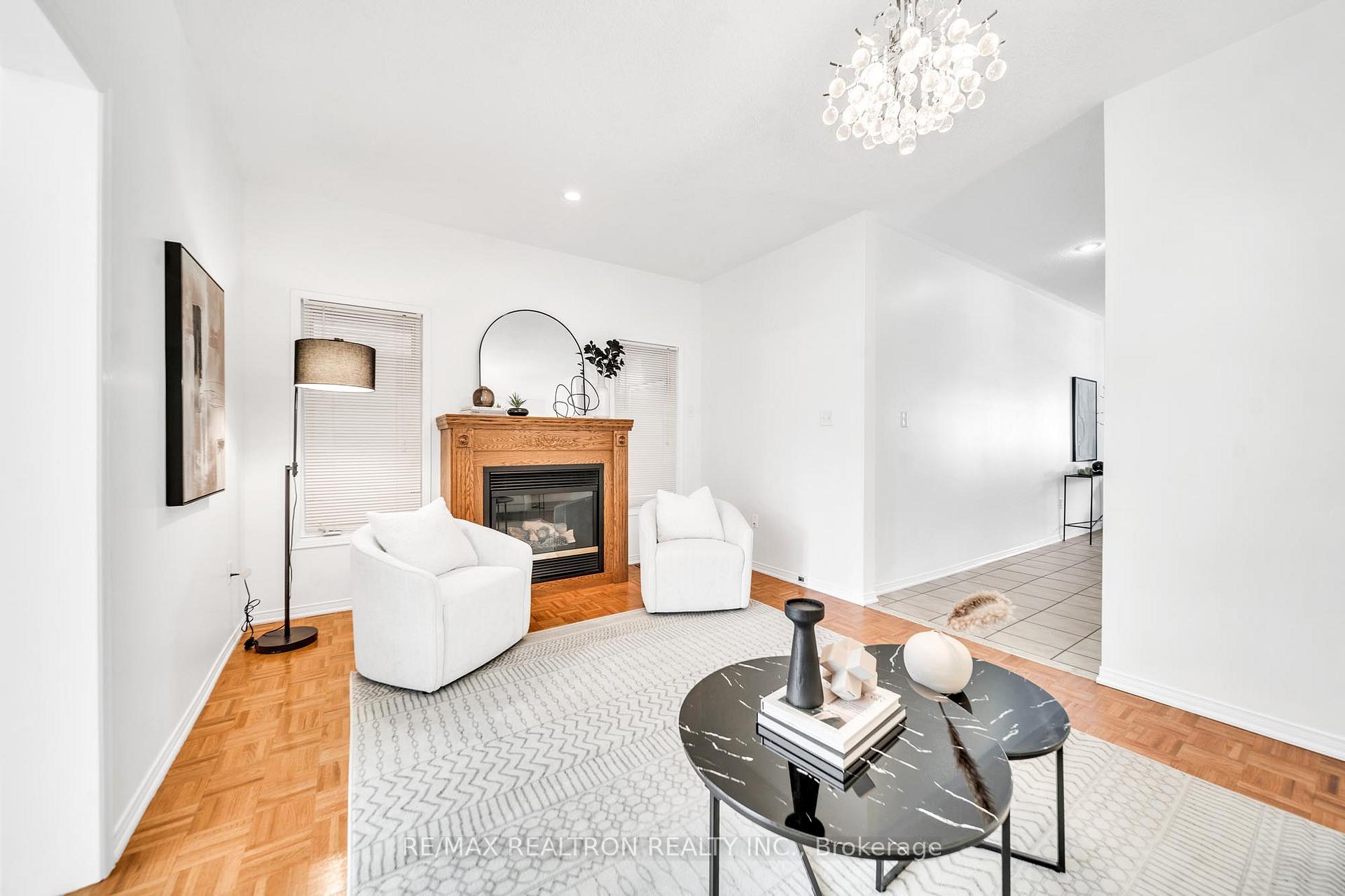 Photo 11 of 19 Naughton Drive, Richmond Hill, Westbrook — HOMEH