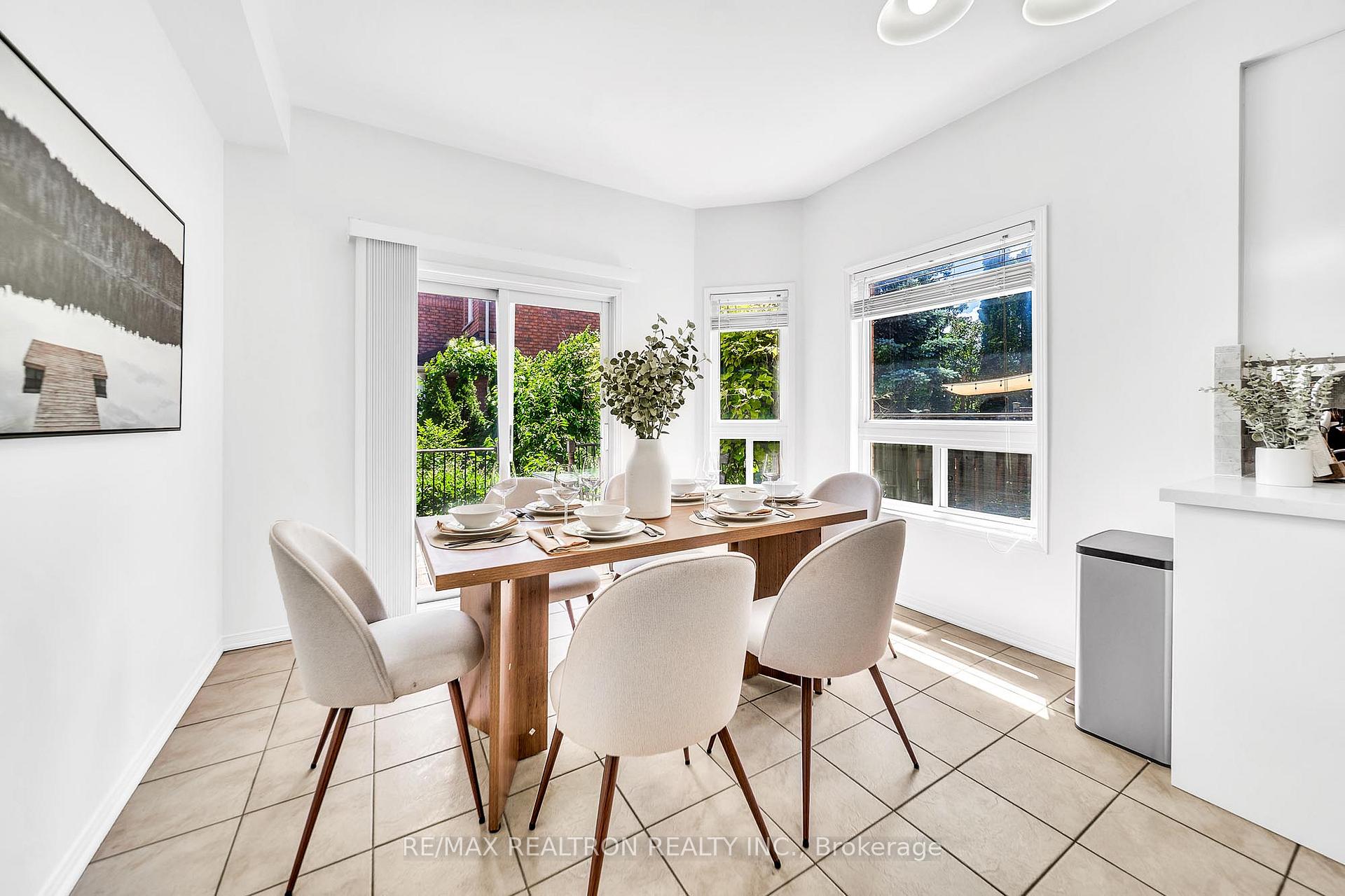 Photo 16 of 19 Naughton Drive, Richmond Hill, Westbrook — HOMEH