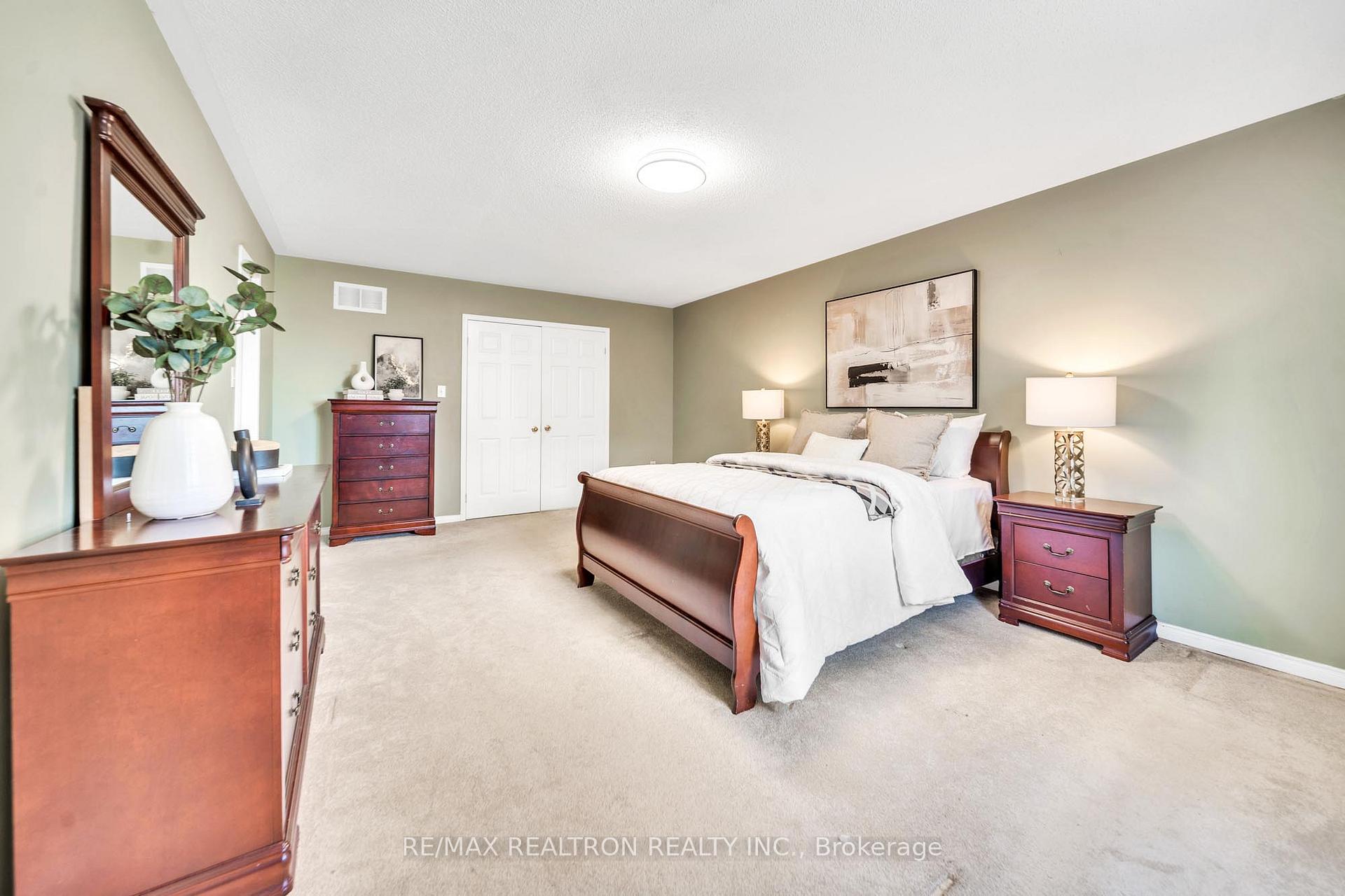 Photo 22 of 19 Naughton Drive, Richmond Hill, Westbrook — HOMEH