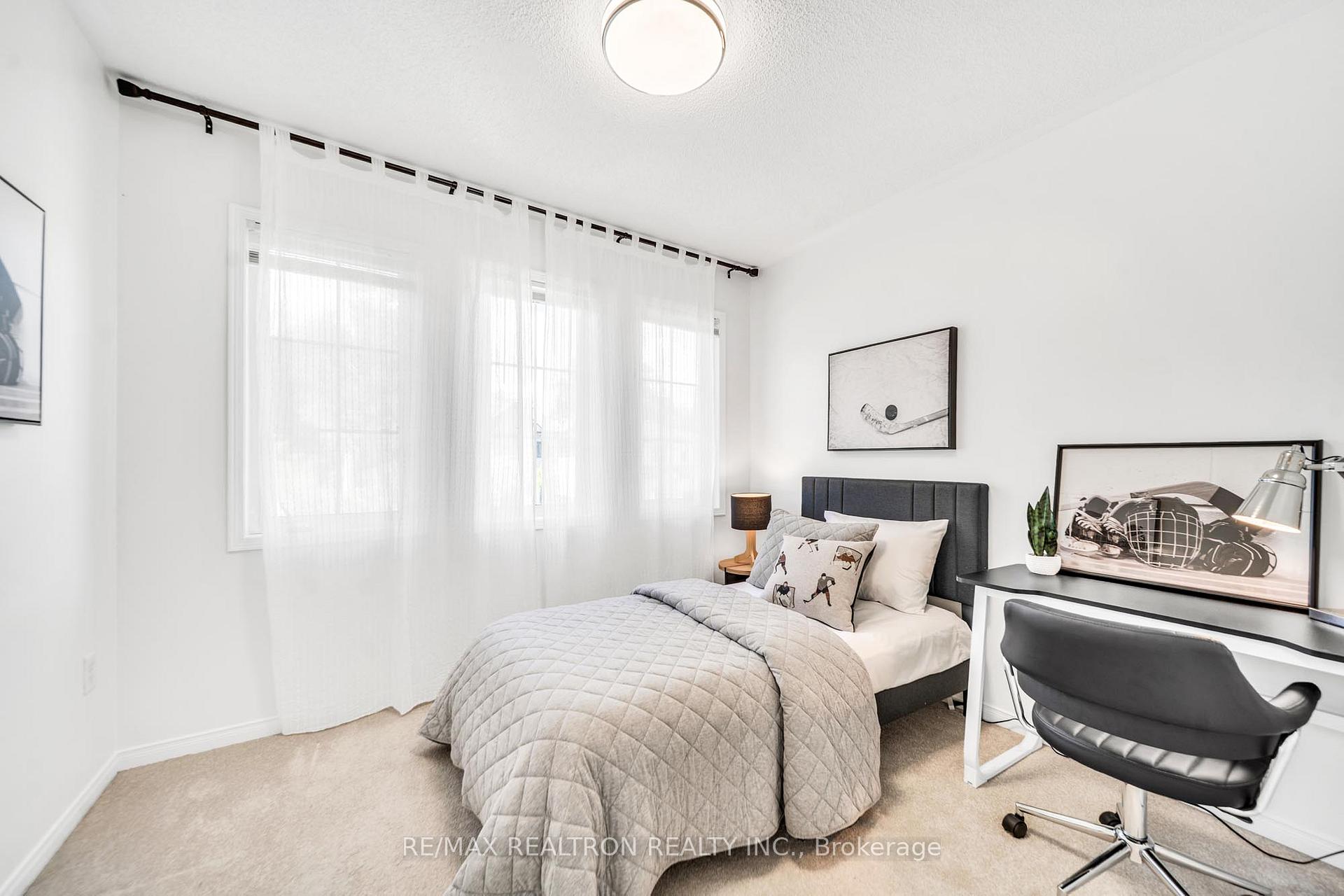 Photo 25 of 19 Naughton Drive, Richmond Hill, Westbrook — HOMEH