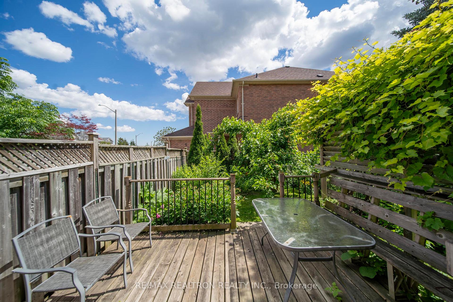 Photo 33 of 19 Naughton Drive, Richmond Hill, Westbrook — HOMEH