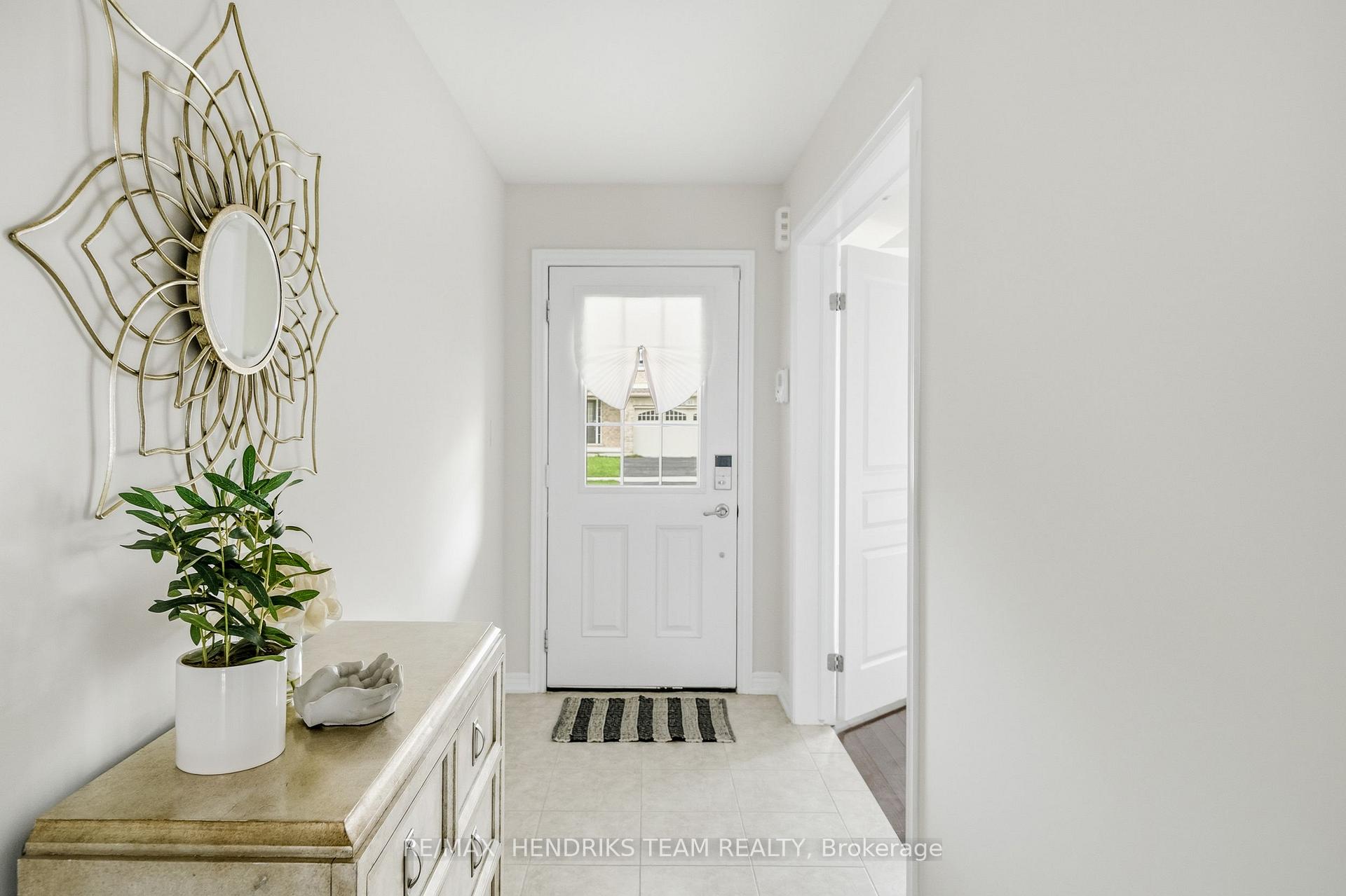 Photo 3 of 12 Riley Avenue, Pelham, Fonthill — HOMEH