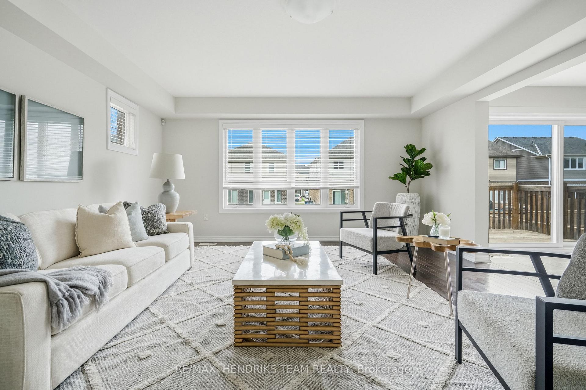 Photo 11 of 12 Riley Avenue, Pelham, Fonthill — HOMEH