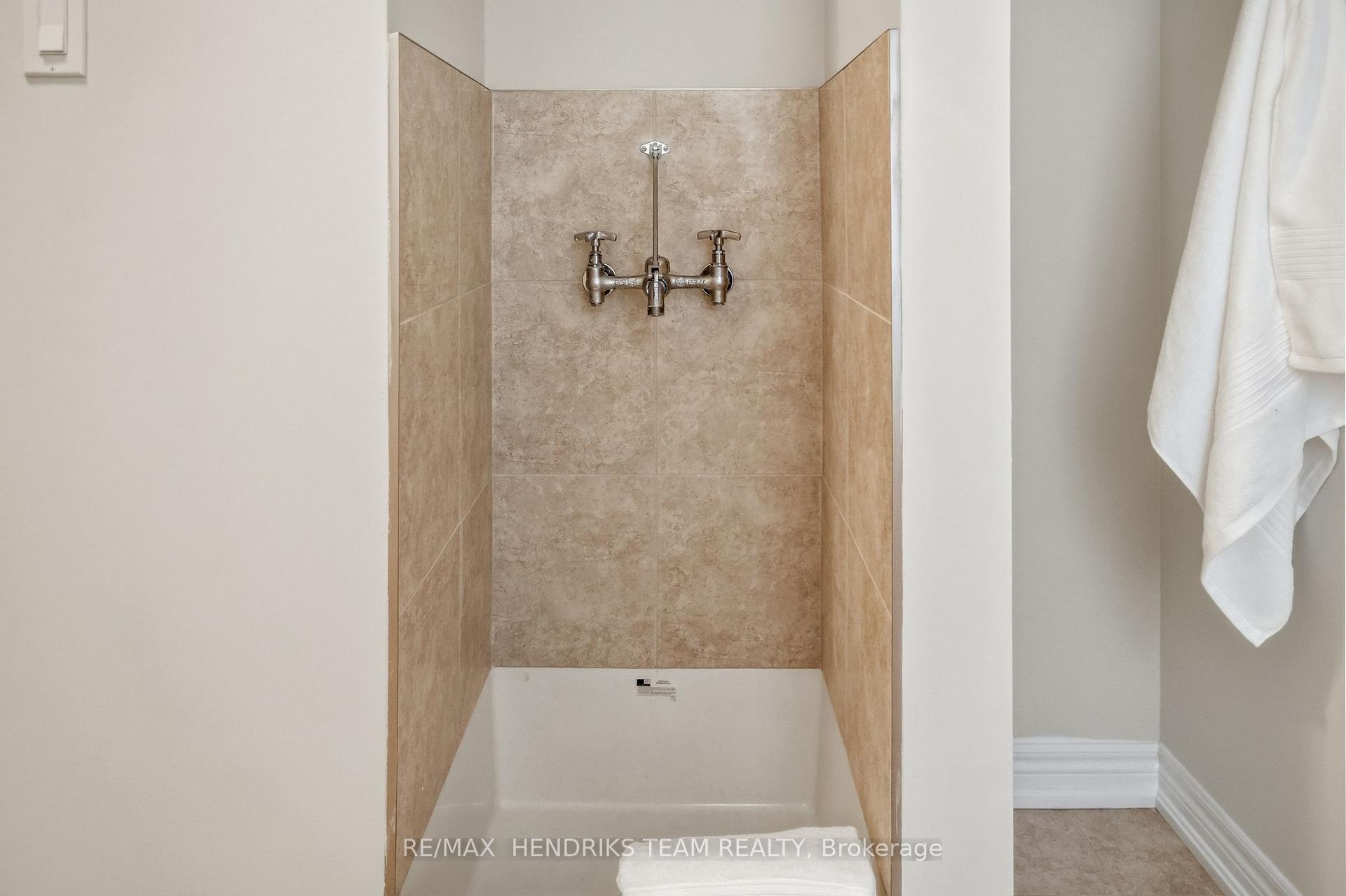 Photo 19 of 12 Riley Avenue, Pelham, Fonthill — HOMEH