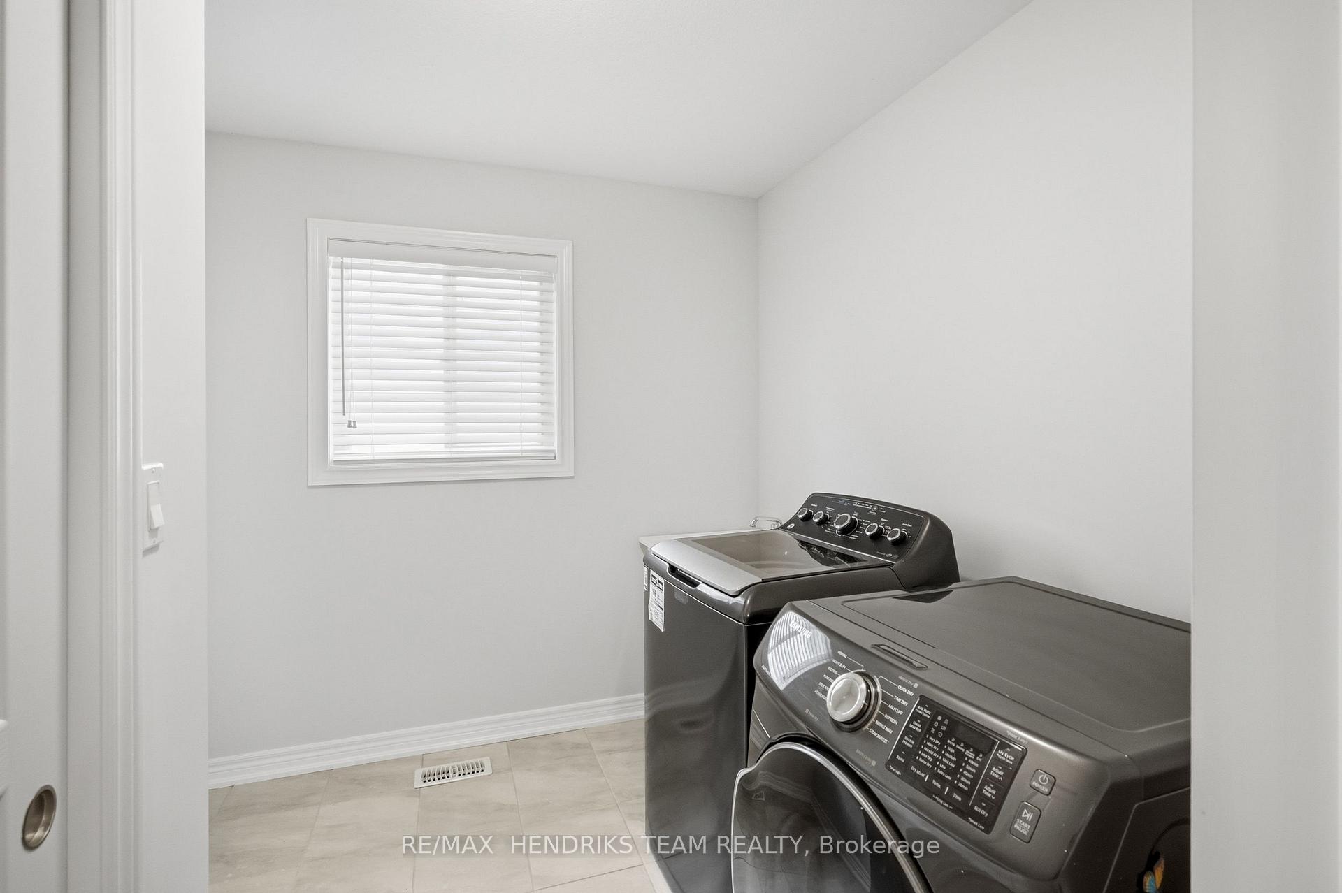 Photo 22 of 12 Riley Avenue, Pelham, Fonthill — HOMEH