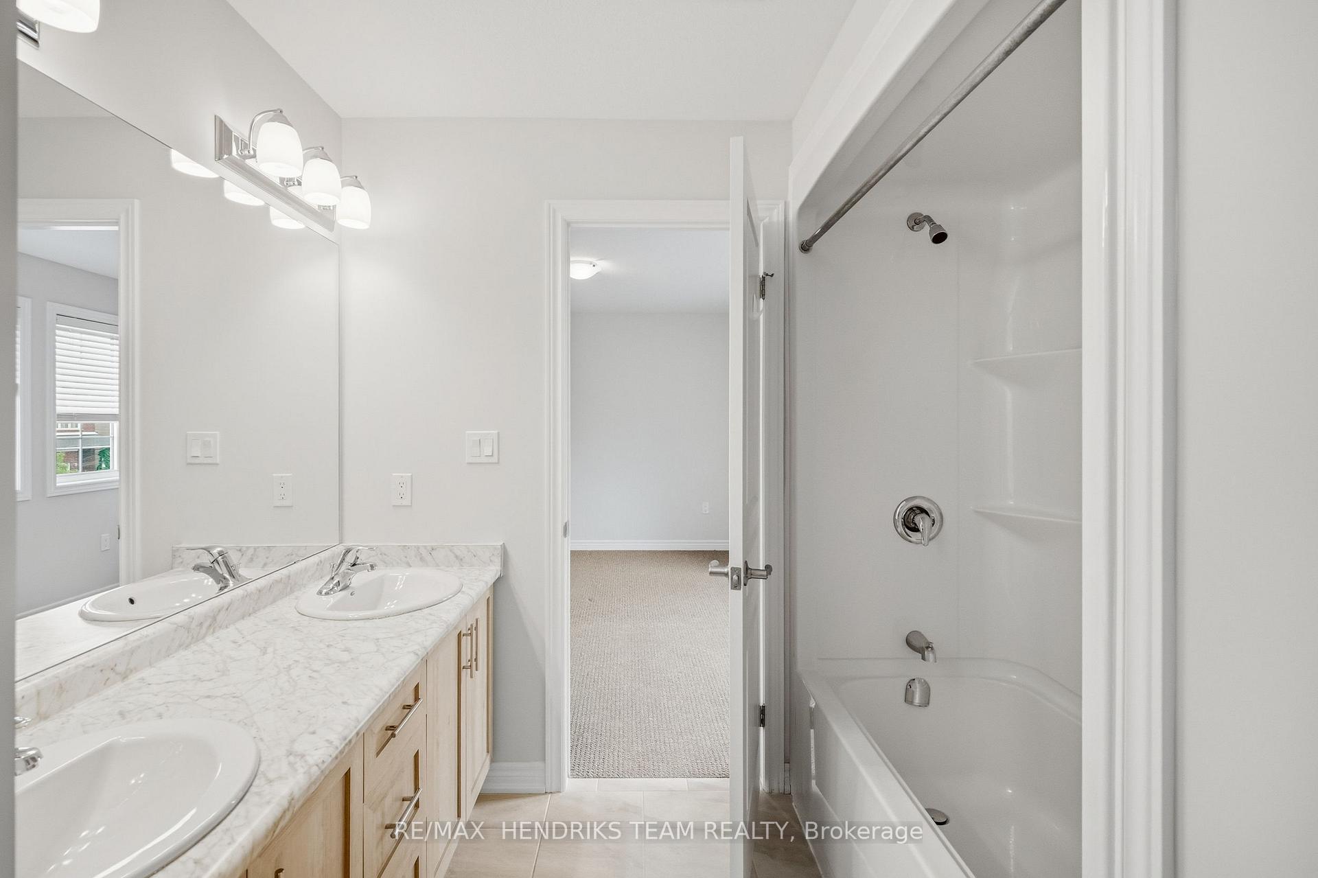 Photo 28 of 12 Riley Avenue, Pelham, Fonthill — HOMEH