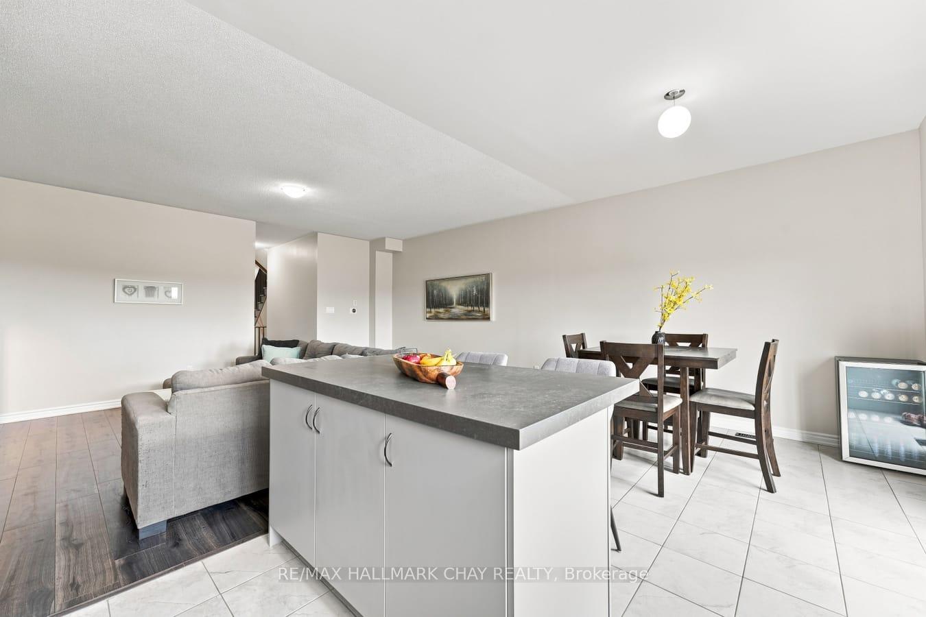 Photo 7 of 1146 Peelar Crescent, Innisfil, Lefroy — HOMEH