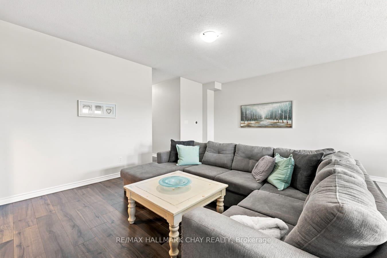 Photo 9 of 1146 Peelar Crescent, Innisfil, Lefroy — HOMEH