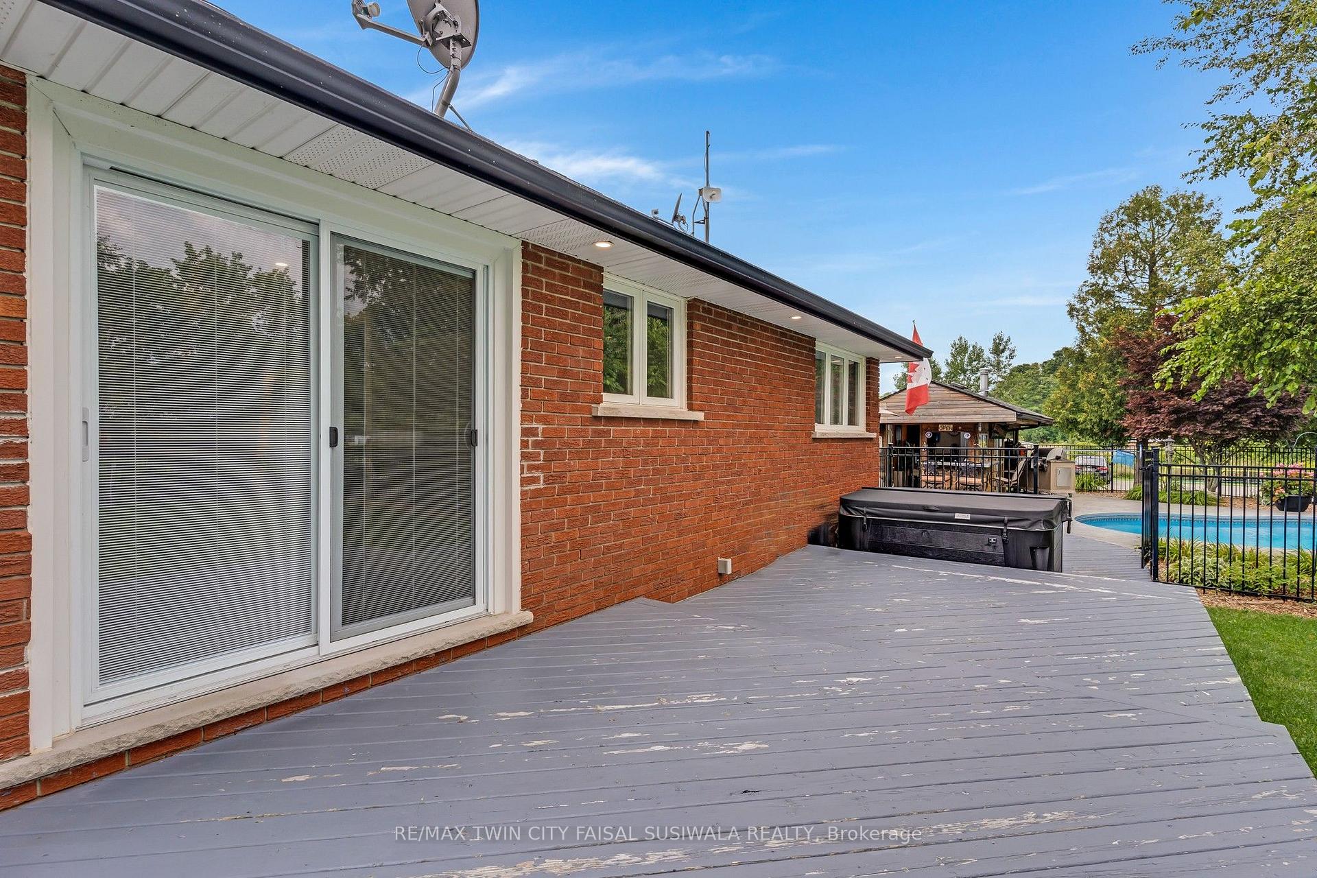 Photo 4 of 2172 Centre Road, Hamilton, Rural Flamborough — HOMEH