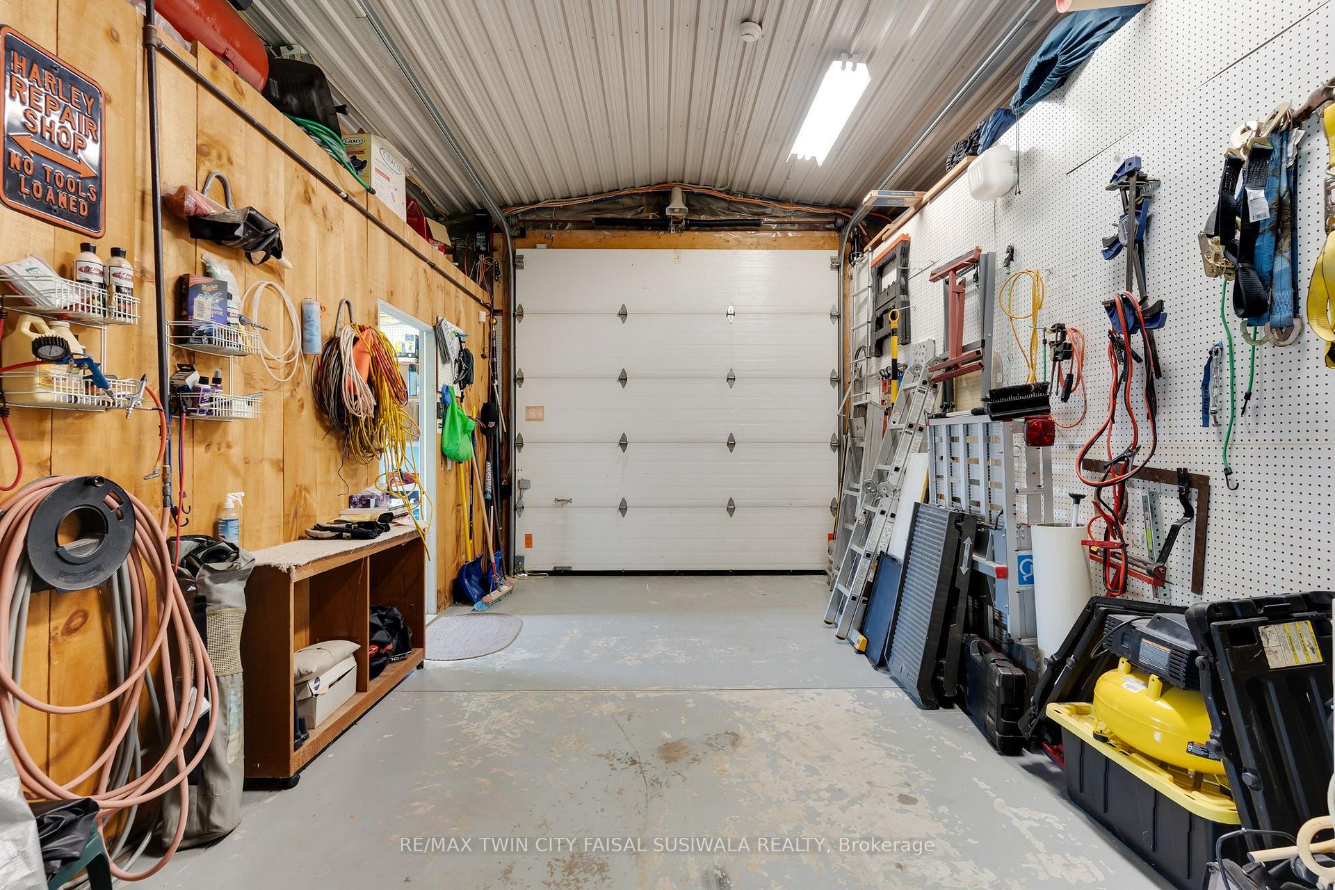 Photo 14 of 2172 Centre Road, Hamilton, Rural Flamborough — HOMEH